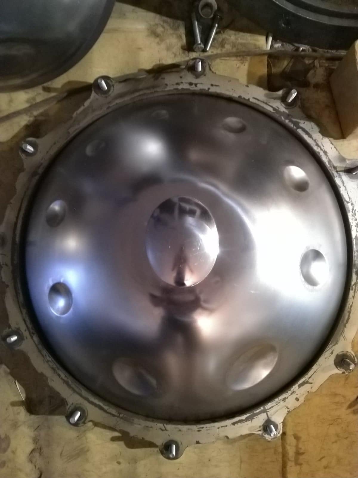 Jak se vyrábí handpan?